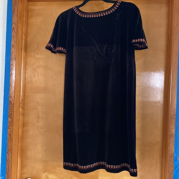 Black dress with flower embroidery - Picture 2 of 2